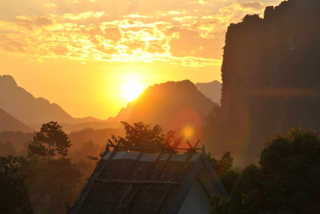 Vang Vieng bei Sonnenuntergang