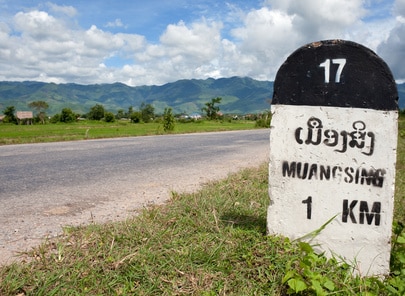 Luang Namtha: Kilometerstein nach Muang Sing